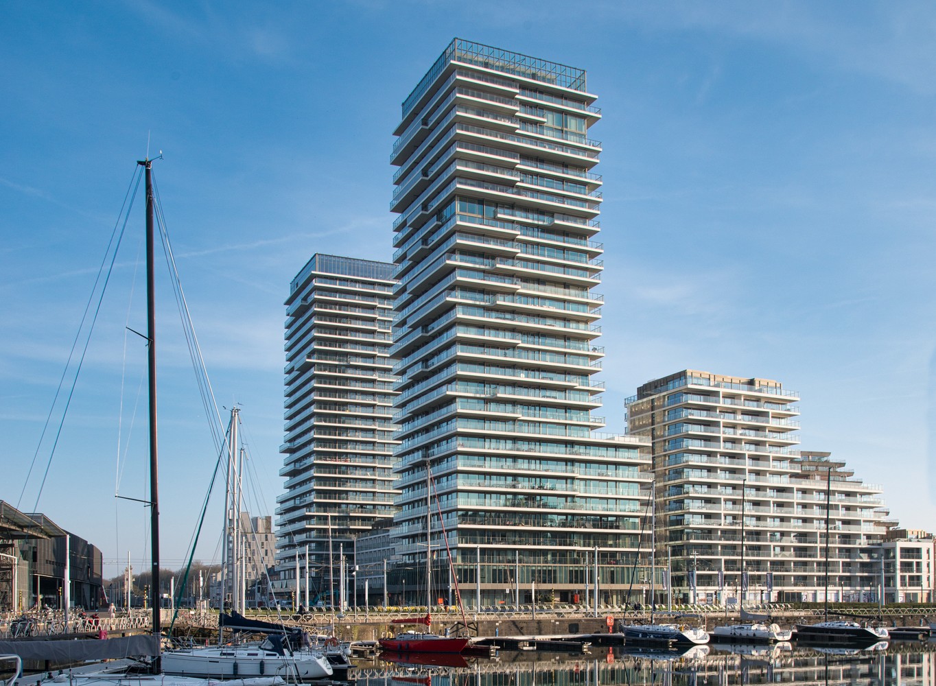 Nieuwbouwappartement in Sky Tower Oostende met 2 slaapkamers en zonneterras ! - foto 1