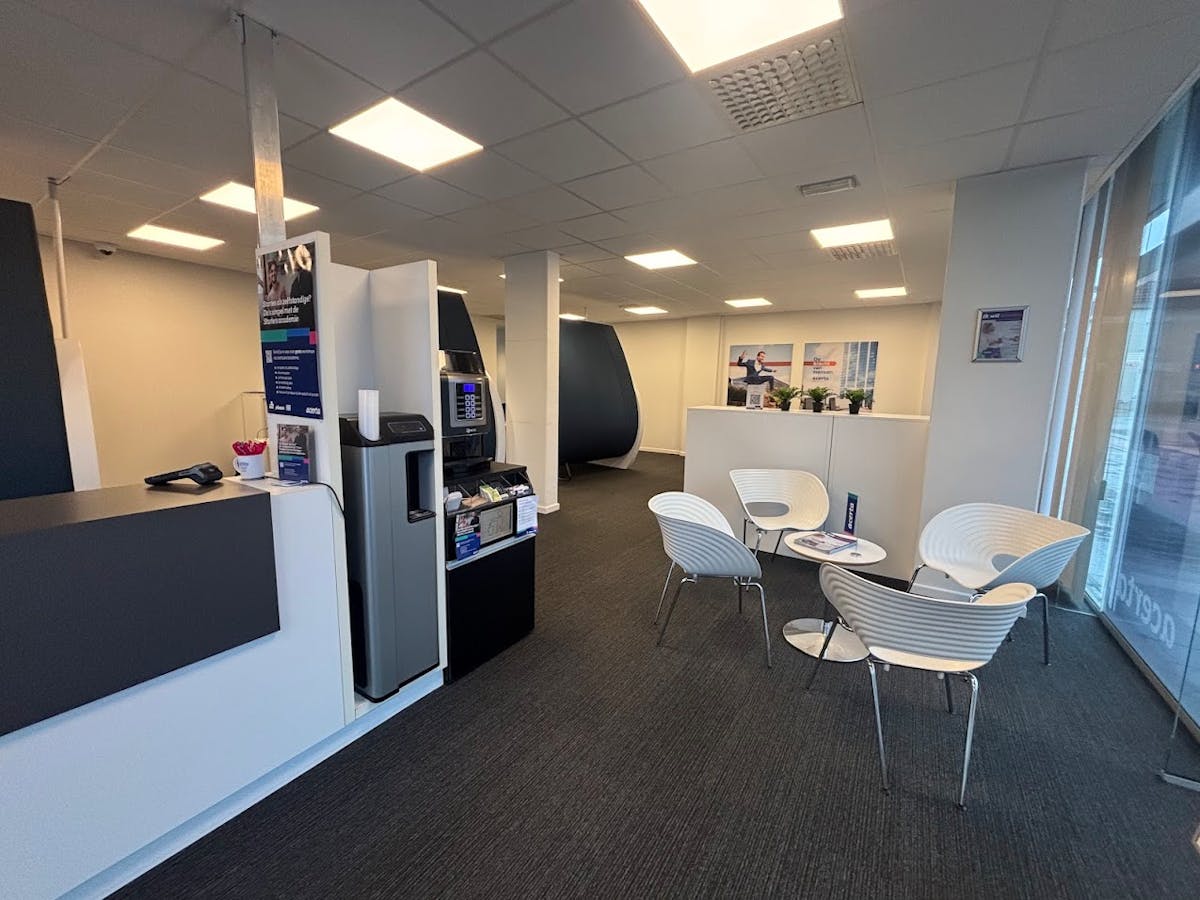 Bureau à louer dans un emplacement privilégié à Courtrai. - photo 2