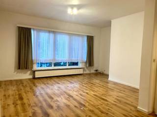 Maison de rapport (appartement et buanderie) dans un beau quartier vert. Belle situation dans le verdoyant TER RIVIERENLAAN donnant sur le Ter...