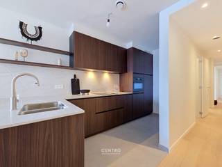 Exclusief gerenoveerd en energiezuinig appartement op topligging in het hart van Knokke met 2 slpks, ZUIDgericht terras én mogelijkheid tot aankopen van een overdekte parkeerplaats in de residentie!<br /><br /><span><span><span><span><span><span><span><span><span><span><span><span><span><span>Op een absolute toplocatie in het centrum van Knokke, langs de prestigieuze Lippenslaan, bevindt zich dit </span><span>subliem gerenoveerde en energiezuinige appartement waar verfijning, comfort en kwaliteit naadloos samenkomen.</span></span></span></span></span></span></span></span></span></span></span></span></span></span><br /><span><span><span><span><span><span><span><span><span><span><span><span><span><span>Dit stijlvolle appartement werd met oog voor detail en met hoogwaardige materialen volledig vernieuwd tot een eigentijdse, instapklare woonst die perfect aansluit bij de verwachtingen van de meest veeleisende koper. De lichtrijke leefruimte straalt rust en elegantie uit en geeft uit op een </span><span>ZUIDgericht zonneterras</span><span>, een heerlijke plek om te genieten van de zon en het bruisende Knokke op een ontspannen manier te beleven.</span></span></span></span></span></span></span></span></span></span></span></span></span></span><br /><span><span><span><span><span><span><span><span><span><span><span><span><span><span>De residentie biedt een bijzonder aangename indeling met </span><span>twee volwaardige slaapkamers</span><span> en </span><span>twee smaakvol afgewerkte badkamers</span><span>, waardoor dit appartement zich zowel perfect leent als exclusieve hoofdverblijfplaats, luxueuze pied-à-terre aan zee of waardevaste investering.</span></span></span></span></span></span></span></span></span></span></span></span></span></span><br /><br /><strong>INDELING:<br /><u><em>Eerste verdieping:</em></u></strong><br />Inkomhal - LICHTRIJKE living - volledig geïnstalleerde open keuken met werkblad in natuursteen (O.a. met inductiefornuis, dampkap, combi-oven, dubbele spoelbak, frigo en vaatwasmachine) - wasplaats (met voorzieningen voor wasmachine) - afzonderlijk gastentoilet (met lavabo) - ruime slaapkamer - afzonderlijk hangtoilet - 2de slaapkamer - badkamer (O.a. met lavabomeubel en inloopdouche) -) ZUIDgericht terras.<br /><br /><strong><u><em>Kelder verdieping:</em></u></strong><br />Mogelijkheid tot aankoop van een overdekte parkeerplaats.<br /><br /><u><strong><span><span><span><span><span><span><span><span><span><span><span><span><span><span>Opmerkingen:</span></span></span></span></span></span></span></span></span></span></span></span></span></span></strong></u><br /><span><span><span><span><span><span><span><span><span><span><span><span><span><span><span>- Gelegen op een </span><span>uitstekende ligging</span><span> in het centrum van Knokke, aan de gegeerde </span><span>Lippenslaan.</span></span></span></span></span></span></span></span></span></span></span></span></span></span></span><br /><span><span><span><span><span><span><span><span><span><span><span><span><span><span><span>- Volledig en hoogwaardig gerenoveerd</span><span> met aandacht voor afwerking en woonbeleving.</span></span></span></span></span></span></span></span></span></span></span></span></span></span></span><br /><span><span><span><span><span><span><span><span><span><span><span><span><span><span><span>- Energiezuinig</span><span> en volledig instapklaar.<br />- Overal NIEUWE ramen (PVC)!<br />- Lift aanwezig.</span></span></span></span></span></span></span></span></span></span></span></span></span></span></span><br /><span><span><span><span><span><span><span><span><span><span><span><span><span><span><span>- Twee ruime slaapkamers.</span></span></span></span></span></span></span></span></span></span></span></span></span></span></span><br /><span><span><span><span><span><span><span><span><span><span><span><span><span><span><span>- Energielabel in aanvraag (Totaalrenovatie).<br />- VLOERVERWARMING met warmtepomp!<br />- Verkoop onder registratierechten (Geen BTW)!<br />- Zuidgericht terras met optimale zonoriëntatie</span></span></span></span></span></span></span></span></span></span></span></span></span></span></span><br /><span><span><span><span><span><span><span><span><span><span><span><span><span><span><span>- Mogelijkheid tot aankoop van een overdekte autostaanplaats.</span></span></span></span></span></span></span></span></span></span></span></span></span></span></span><br /><br /><span><span><span><span><span><span><span><span><span><span><span><span><span><span>Voor wie op zoek is naar een exclusief appartement op een van de meest gegeerde locaties van Knokke, waar luxe, comfort en ligging hand in hand gaan, vormt dit appartement een uitzonderlijke opportuniteit. Aarzel zeker niet om ons te contacteren voor een bezoek ter plaatse: 0491/740.336 - info@centro.be</span></span></span></span></span></span></span></span></span></span></span></span></span></span>