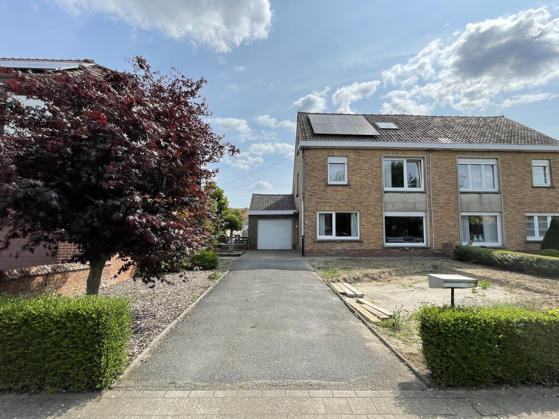 Leuke HOB met 4 SLK, grote tuin, garage en ZONNEPANELEN - foto 1