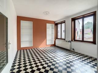 Leuke half-open woning in het pittoreske dorpje Korbeek-Dijle.De woning is recent opgefrist. Ze bestaat uit een inkom, ruime woonkamer met...