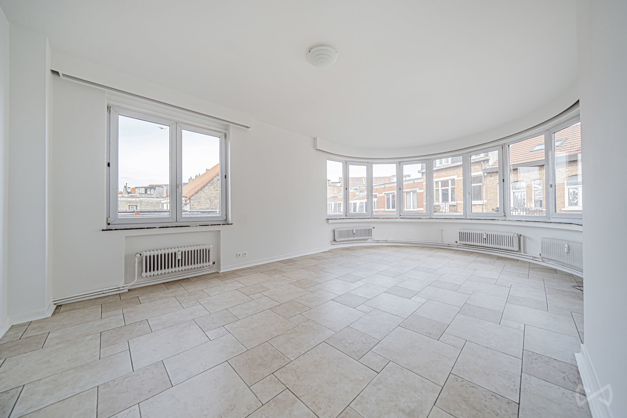 Apartment for sale in Schaerbeek with 2 bedrooms - photo 2