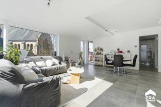 Te koop: lichtrijk nieuwbouwappartement in het centrum van Staden, op een rustige locatie met privé staanplaats. Dit appartement, gebouwd in 2024,...