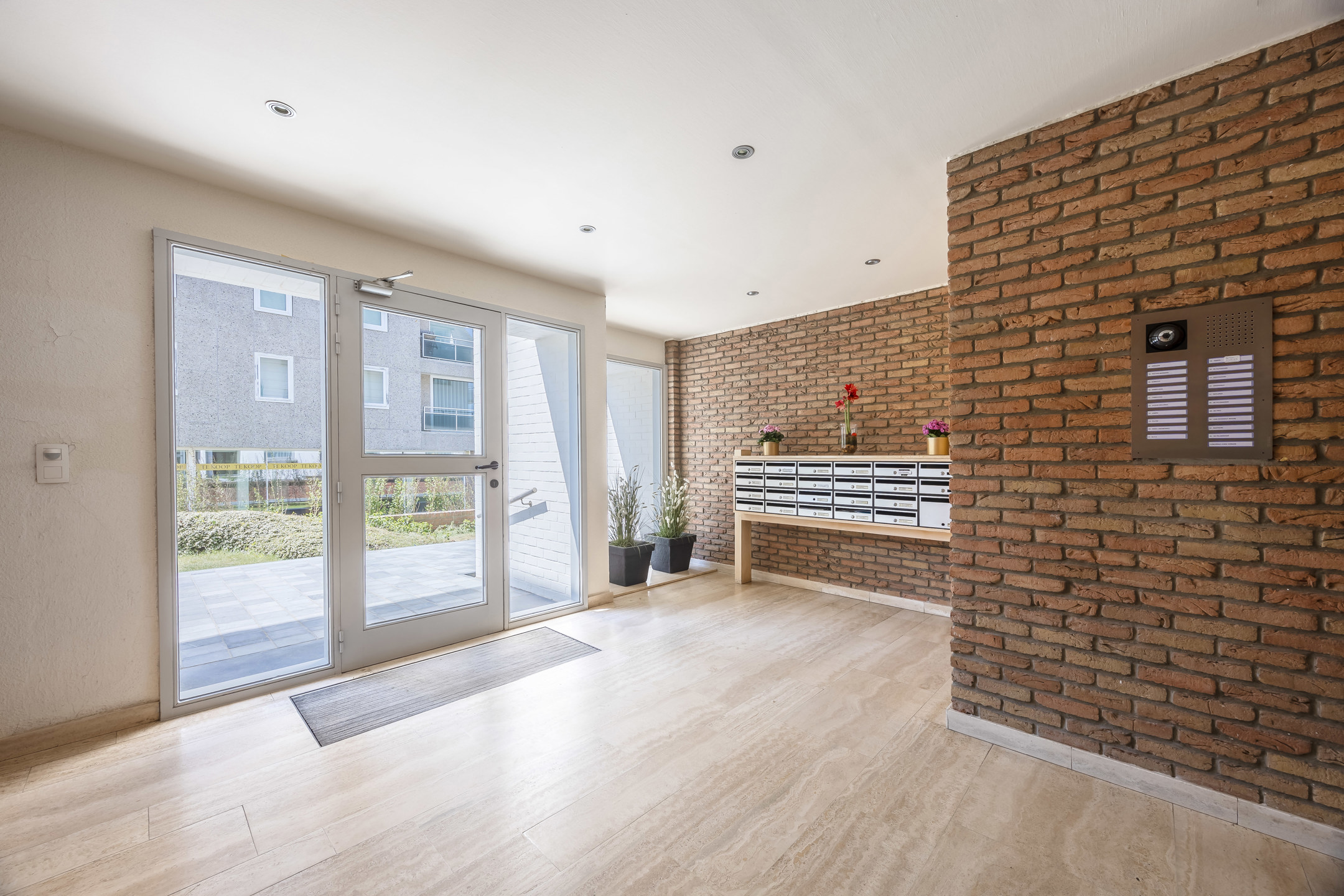 Luxueus gerenoveerd hoekdakappartement met frontaal zeezicht - foto 5