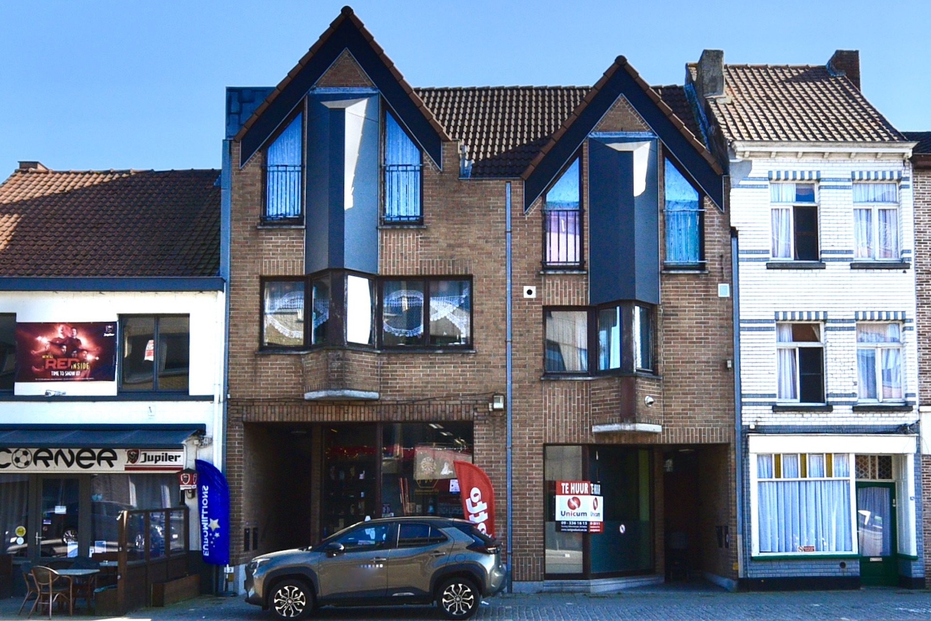 Appartementsgebouw met 2 winkels, 2 app, tuin en garage voor 585000 EUR - foto 1