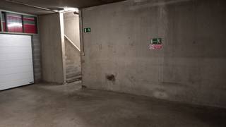 Autostaanplaats (+/- 2,35 m B x +/- 5,50 m D) te koop in afgesloten ondergrondse garage binnen de ring van Turnhout Vermelde...