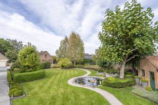 Spacious plot of land (657m²) for sale in a quiet location in Wevelgem!The quiet location, but easy access to various access roads, are just a few...