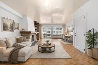 Instapklaar appartement op topligging in het centrum van EekloOntdek dit charmante en lichtrijke appartement, ideaal gelegen in het hart van Eeklo...