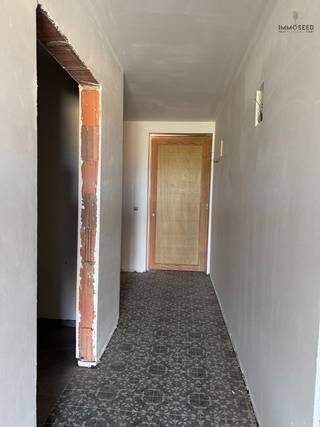 Deze uitzonderlijk ruime en rustig gelegen nieuwbouwwoning combineert comfort, moderne afwerking en een aangename woonomgeving.Bij het betreden van...