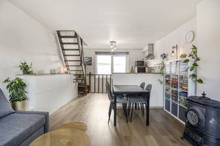 Cette maison prête à emménager à vendre située le long du Torhoutse Steenweg bénéficie d'un emplacement idéal. Le centre-ville de Bruges,...