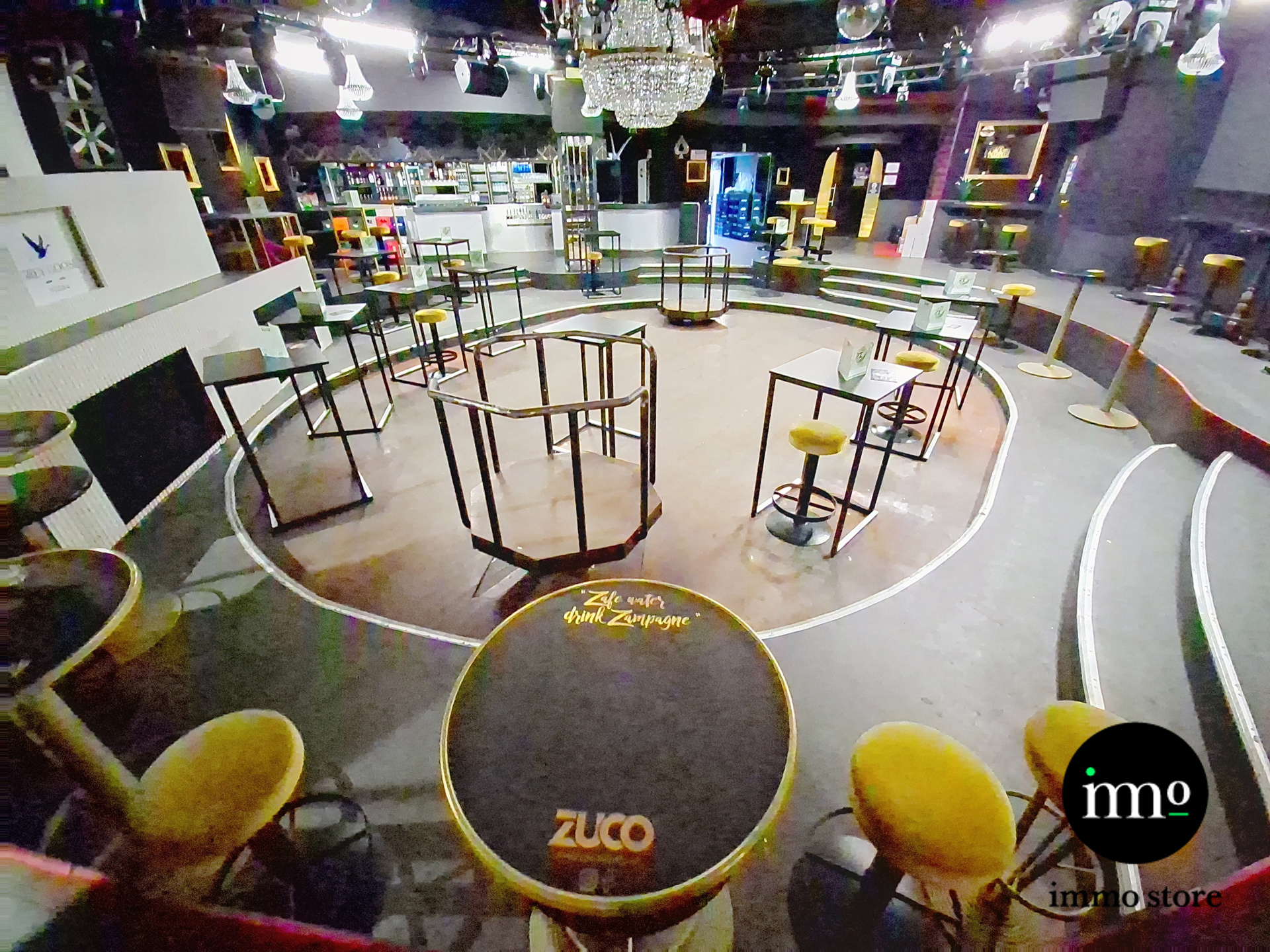 Nightclub met 4 bars en veel meer! - foto 1