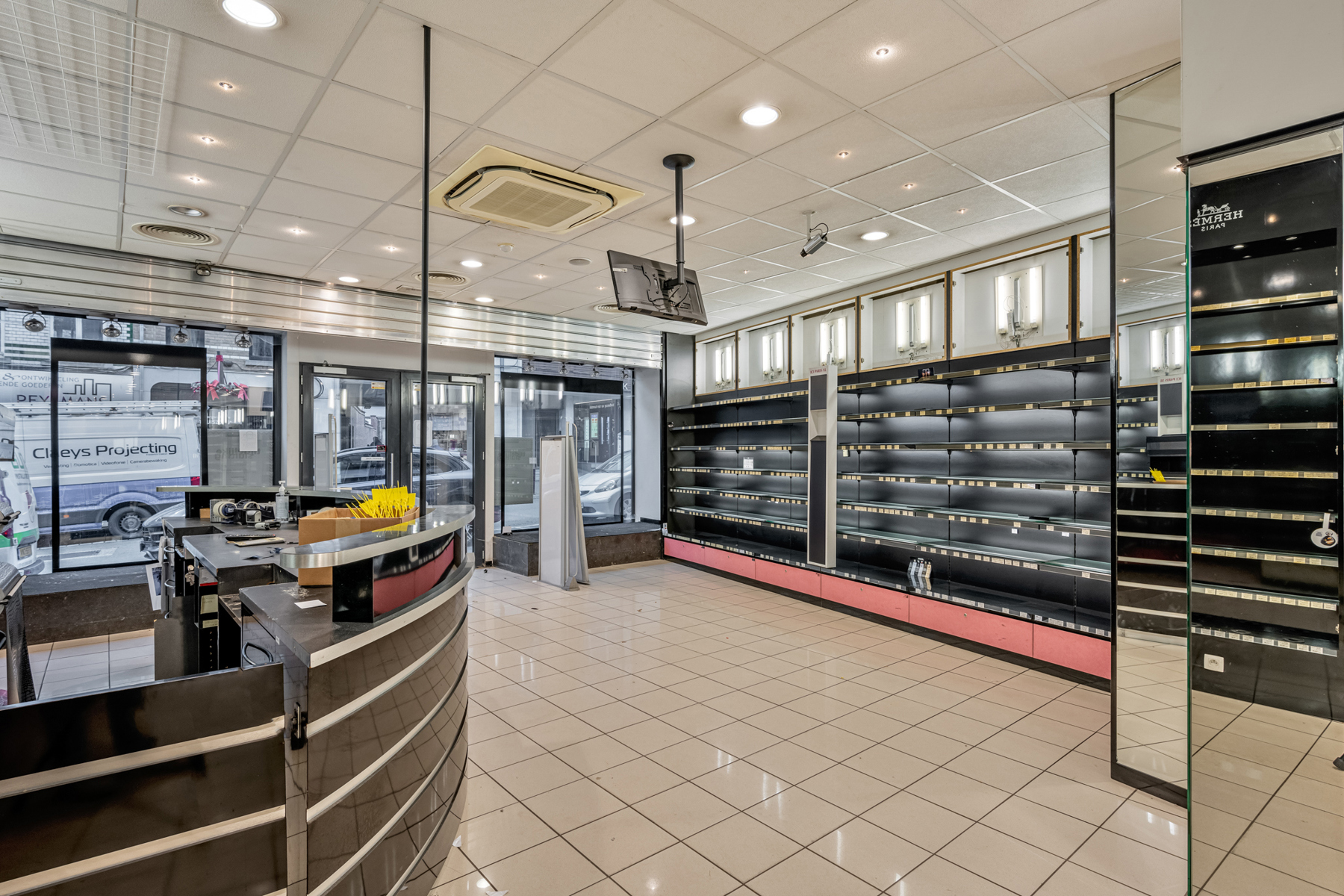 Te renoveren pand met handelsgelijkvloers op toplocatie - foto 5