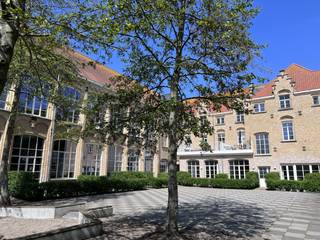 ruim appartement op de 1ste verdieping in duplexgelegen in het prachtige 't Keizershof in Diksmuiderustig gelegen op wandelafstand van de Grote...