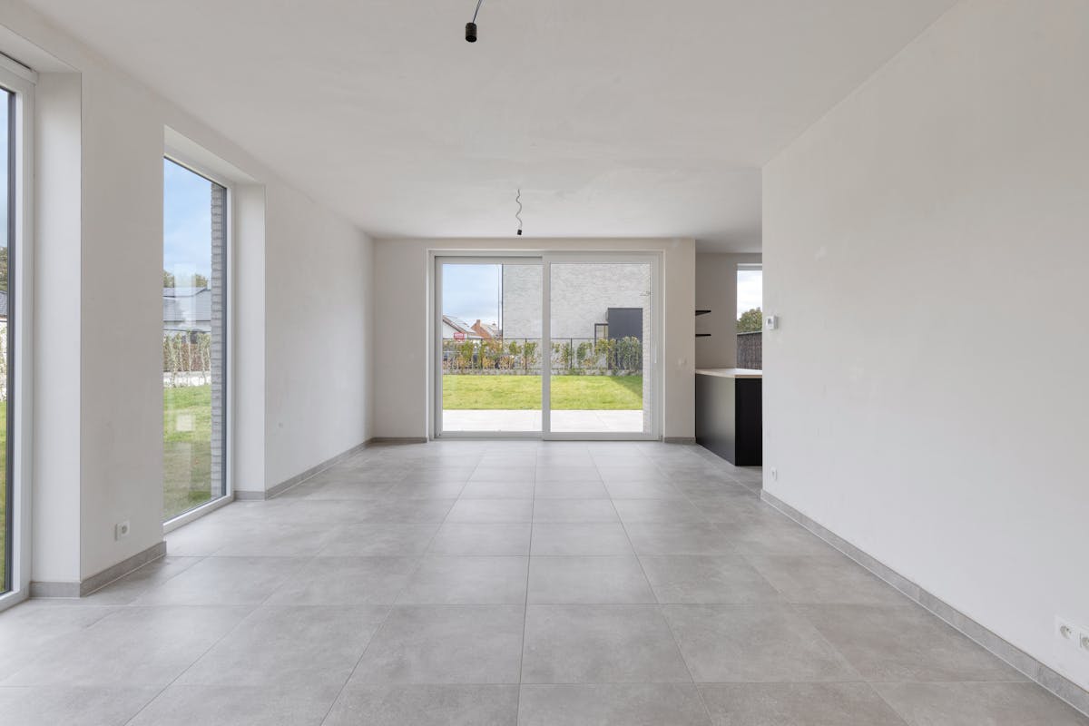 Modern corner house with 3 bedrooms and garden in Izegem - photo 2