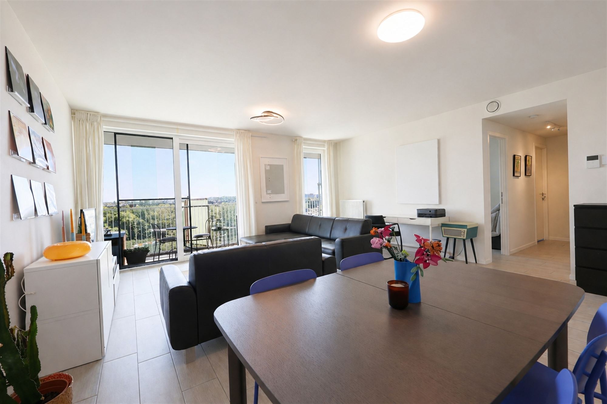 Lichtrijk 2-slaapkamerappartement met open uitzicht - foto 4