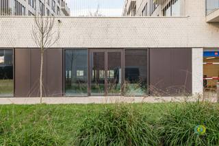 Are you ready to establish your business in a prime location? This commercial property at T'Bridge House, in the beating heart of the 4...
