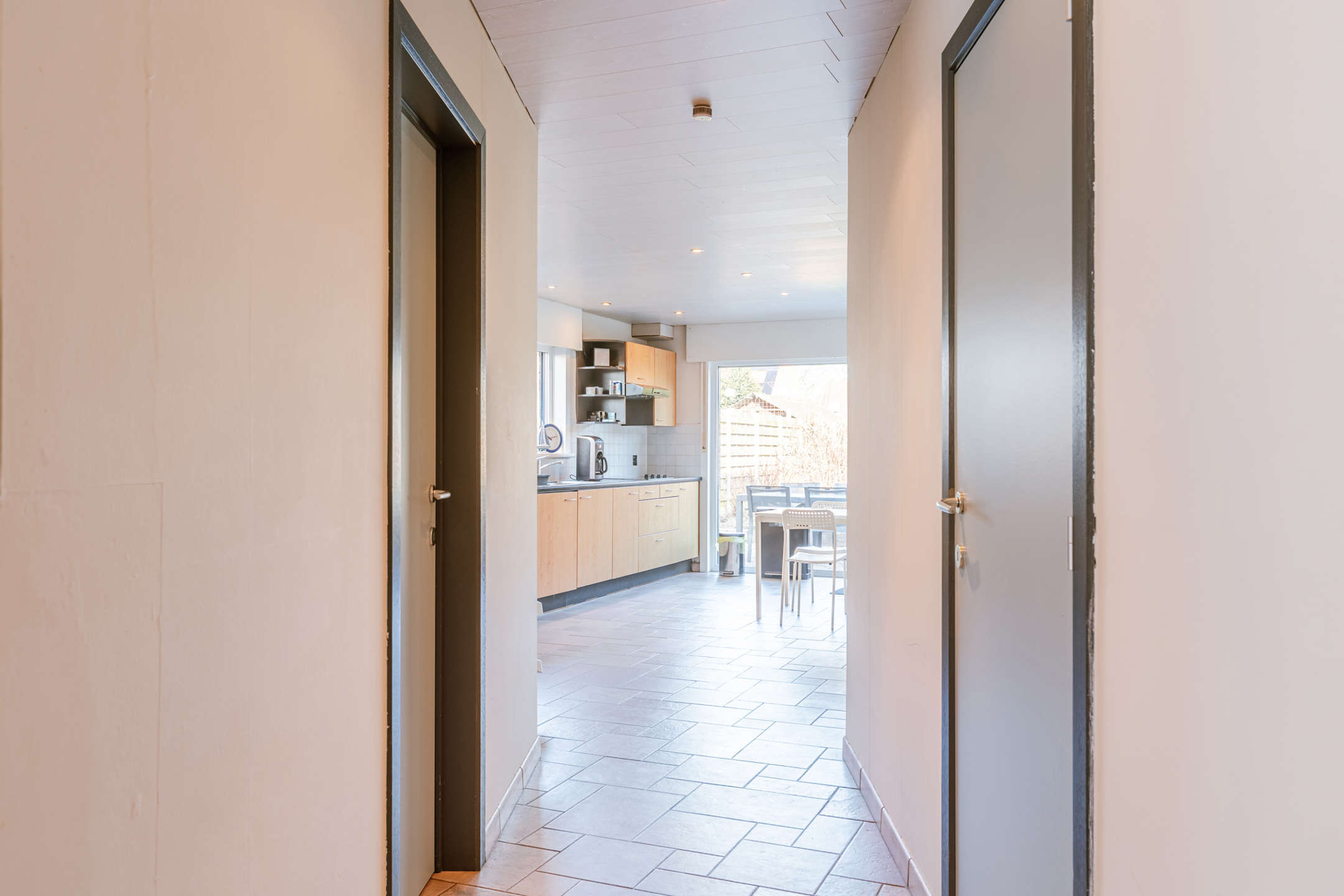 Gezinswoning met 4slpk en ruime tuin in Gistel - foto 4