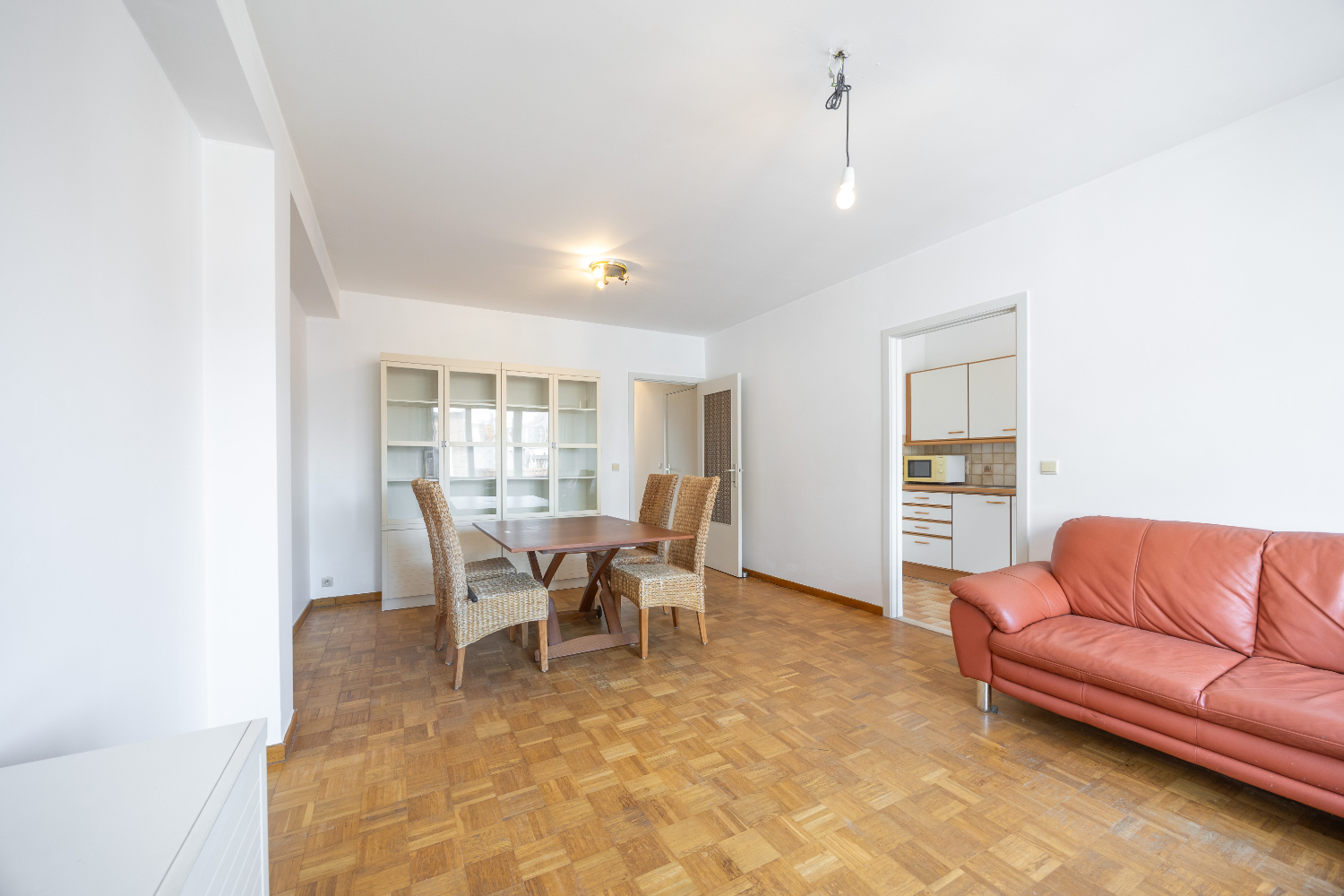 Twee slaapkamer appartement in centrum Oostende - photo 2