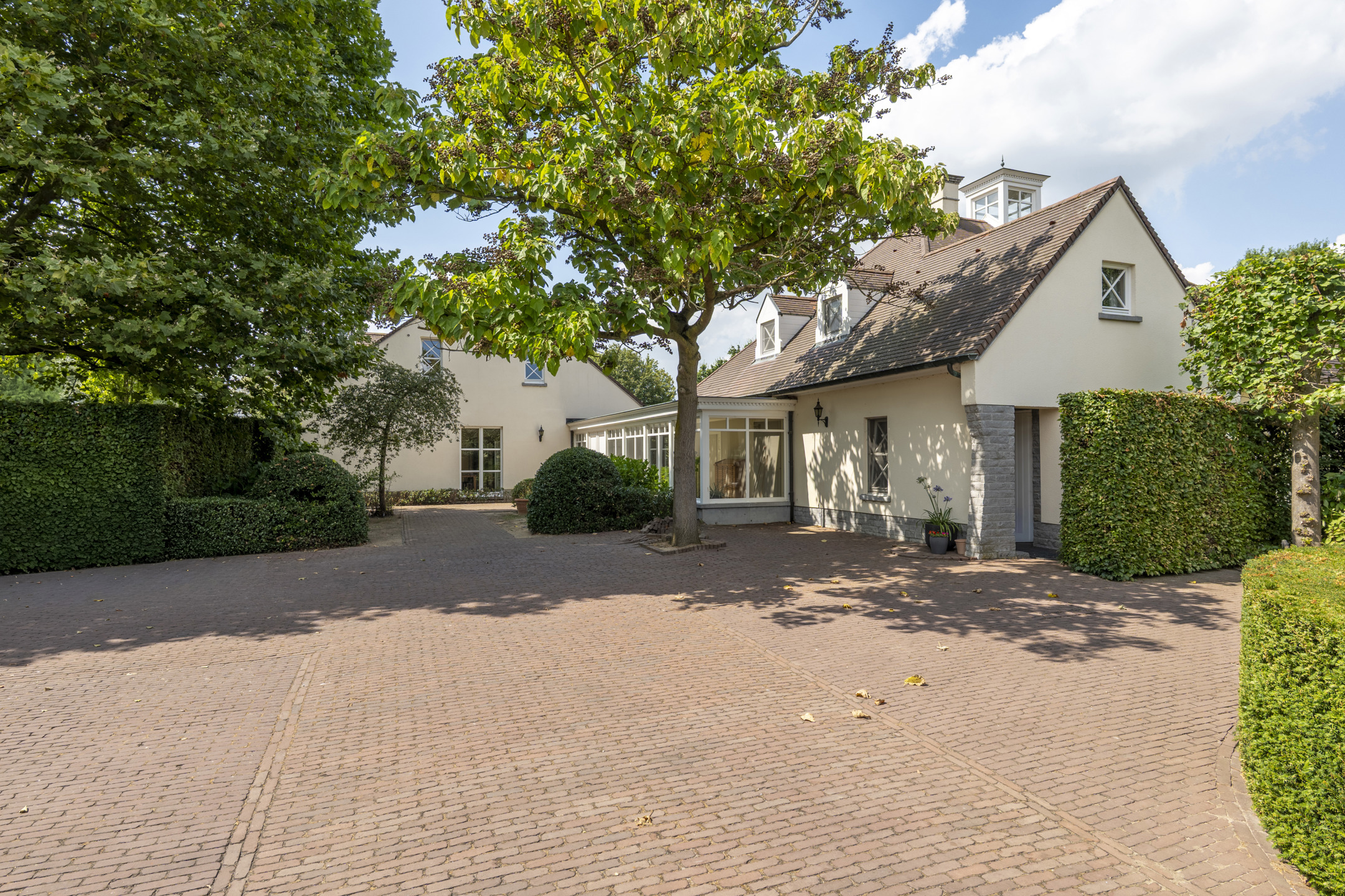House for sale in Beerse with 5 bedrooms - photo 2