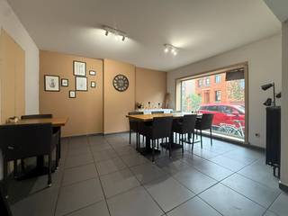 Cherchez-vous un établissement de restauration bien situé autour de Louvain? Alors, cet espace d'environ 160 m² dans la rue Onze-Lieve-Vrouwstraat...