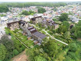 <p>Welkom in <b>Vogelzang Park</b>, een eigentijds nieuwbouwproject in het groene Begijnendijk. Hier combineer je de rust van een aangename woonomgeving met een uitstekende bereikbaarheid en alle dagelijkse voorzieningen vlakbij. Winkels, scholen, openbaar vervoer en recreatiemogelijkheden bevinden zich op wandel- of fietsafstand, terwijl je dankzij de vlotte verbindingen snel in Leuven, Aarschot, Mechelen of Antwerpen bent.</p>
<p></p>
<p><b>Een gevarieerd woonaanbod</b><b></b></p>
<p>Vogelzang Park biedt voor ieder wat wils. Kies uit stijlvolle <b>appartementen met 1, 2 of 3 slaapkamers</b>, elk voorzien van een ruim terras, of ga voor een <b>moderne gezinswoning met 2 of 3 slaapkamers</b>, een privatieve tuin en een eigen parkeerplaats. Daarnaast beschikt het project over een ruime ondergrondse parkeergarage, privatieve bergingen en fietsenstallingen. Alle woningen worden afgewerkt met duurzame, kwalitatieve materialen en zijn volledig instapklaar.</p>
<p></p>
<p><b>Klaar voor de toekomst</b><b></b></p>
<p>Comfort en duurzaamheid staan centraal. Elke woonunit behaalt een <b>E-peil lager dan E20</b> en is uitgerust met onder meer vloerverwarming, een warmtepomp, zonnepanelen en een ventilatiesysteem D. Zo geniet je niet alleen van een aangenaam binnenklimaat, maar ook van een bijzonder lage energiefactuur.</p>
<p></p>
<p><b>Interessant voor eigen bewoning én investering</b><b></b></p>
<p>Voor dit project kan, onder de geldende voorwaarden, het <b>verlaagde btw-tarief van 6%</b> toegepast worden bij afbraak en heropbouw. Hierdoor vormt Vogelzang Park een interessante opportuniteit voor zowel kandidaat-eigenaars als investeerders.</p>
<p></p>
<p><b>Een topligging</b><b></b></p>
<p>Begijnendijk vormt de ideale uitvalsbasis voor wie rustig wil wonen zonder aan mobiliteit in te boeten. Dankzij de centrale ligging tussen Leuven, Aarschot en Mechelen, de nabijheid van belangrijke invalswegen en een vlotte treinverbinding, bereik je tal van steden in een mum van tijd. In een gemeente waar kwaliteitsvolle nieuwbouw schaars is, biedt Vogelzang Park een unieke kans.</p>
<p></p>
<p><b>Benieuwd naar het project? Contacteer ons voor een vrijblijvende afspraak en ontdek zelf alle mogelijkheden van Vogelzang Park.</b></p>