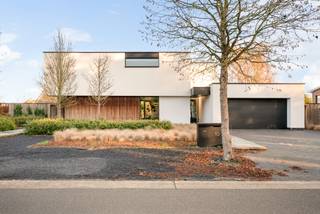 Stijlvol wonen en werken in een energiezuinige droomvillaOntdek deze strakke, moderne villa, een toonbeeld van architecturale perfectie waar luxe en...