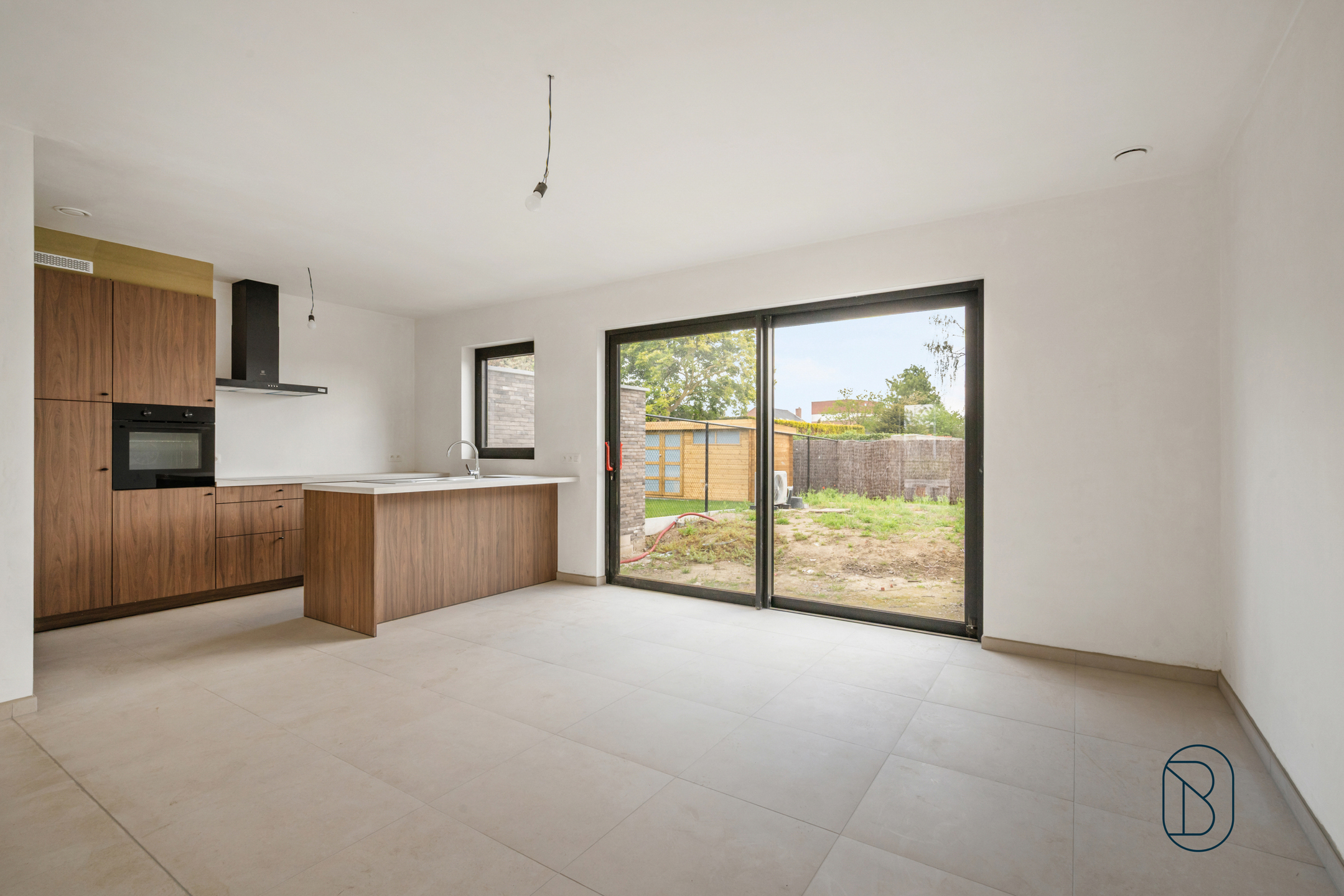 Kwalitatieve nieuwbouwwoning met tuin, carport en 3 slaapkamers. - foto 5
