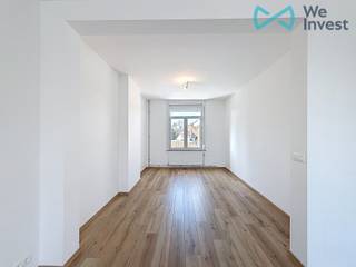 ***A VENDRE*** – Tubize - CENTRE - Superbe Duplex 2 chambres entièrement rénové.Il se compose comme suit : au rez-de-chaussée, un hall d’entrée...