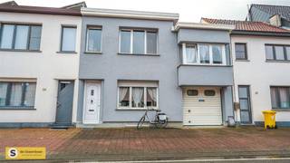 WOONPROPERTY IN RANST - VOLLEDIG INZICHT IN DEZE VEELZIJDIGE WONING Deze gezellige woning gelegen in Ranst biedt een praktische en comfortabele...