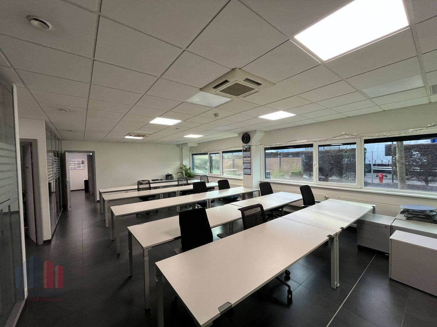 Veelzijdig kantoorgebouw van 505 m² op toegankelijke locatie in Desteldonk - foto 5