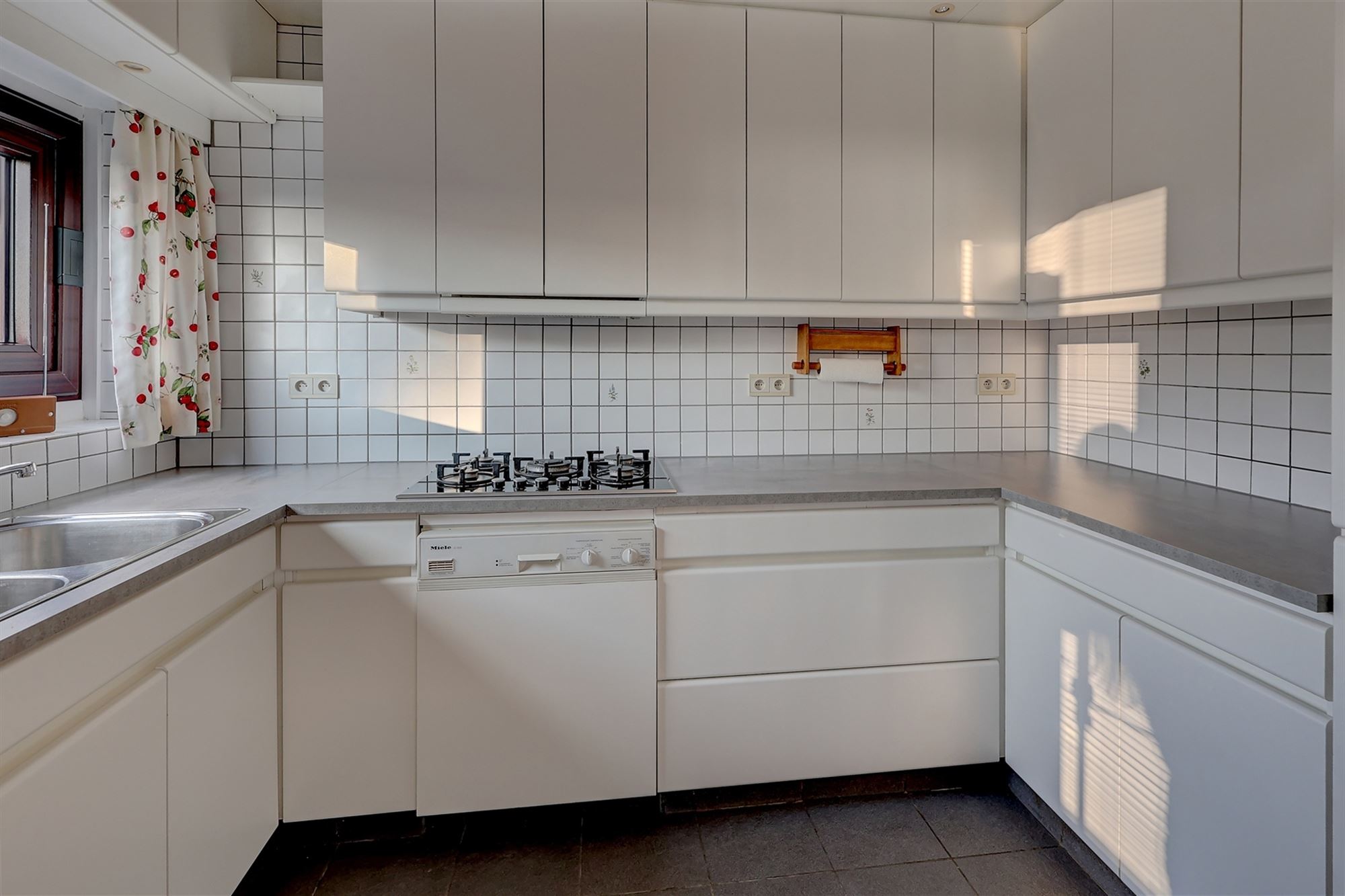 Gerenoveerd 2 slpk appartement met een rustig terras op Linkeroever! - foto 5