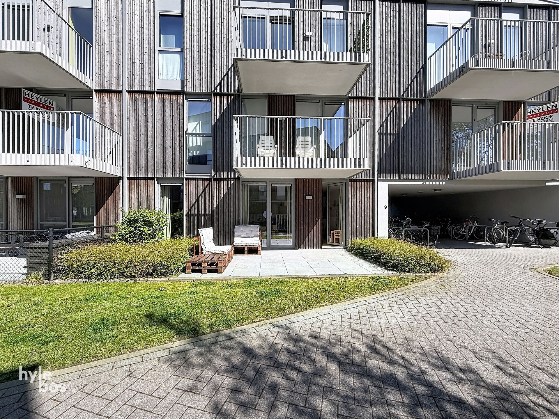 Modern gelijkvloers appartement met terras en parking - foto 4