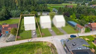 Bouwklaar terrein voor het oprichten van een statige villa.Gelegen op een perceel van 12are 98centiare.Deze grond is op heden volledig bouwklaar, dit...