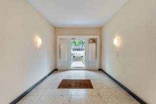 Kardinaal Mercierlaan : dit energiezuinig appartement met een EPC-label B is gelegen op een top-locatie in Heverlee.  Op een boogscheut van de "markt in Heverlee", vlakbij het Arenbergpark en de voornaamste voedingswinkels.  IMEC en Gasthuisberg zijn tevens vlot bereikbaar met de fiets en het openbaar vervoer.  <br />Dit appartement van <strong>150m²</strong> is gelegen op de 2de verdieping in een kleinschalig gebouw genaamd "De Speelman".   De grote leefruimte van +/- 56m² in parketvloer met grote raampartijen en terrasje heeft zicht op de K. Mercierlaan !  Verder nog een ruime inkomhal met ingemaakte kasten en apart toilet, een grote aparte keuken, 3 ruime slaapkamers en een grote badkamer.  <br />In het gebouw achteraan beschik je over een grote <strong>garagebox</strong> met automatische poort en een aparte <strong>kelder </strong>(inbegrepen in de prijs) met toegang rechtstreeks naar de lift.  Voor de garage kan je ook een 2de auto parkeren. <br />Het appartement is onmiddellijk beschikbaar, heeft een EPC-label B en is asbestveilig.  De verwarming is individueel op aardgas.<br />Voor meer info of bezoek kan u me bereiken op 0477284876 of via vincent@immojanstas.be.  Bijkomende info (EPC, vastgoedinfo, asbest, ... ) kan U hieronder downloaden ↓