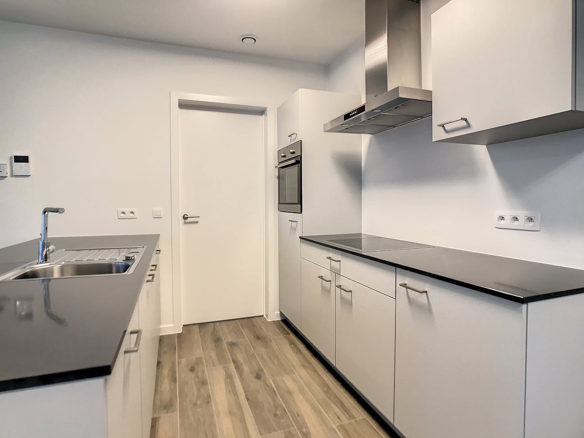 Appartement récemment construit (2021) avec 2 chambres à louer à Anvers - photo 3