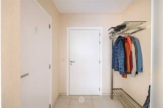 HERZELE - Recent en lichtrijk gelijkvloersappartement met twee slaapkamers Bent u op zoek naar een lichtrijk appartement op een rustige locatie?...