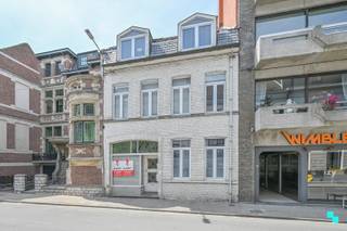 In het centrum van Izegem vinden we dit appartementsgebouw bestaande uit drie entiteiten. Alle drie de entiteiten zijn op heden verhuurd en...