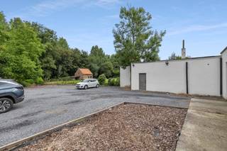 +++ Mogelijkheid tot het creëren van 2 lofts +++ Topo-Immo biedt u deze te renoveren gelijkvloerse handelsruimte aan met een oppervlakte van...