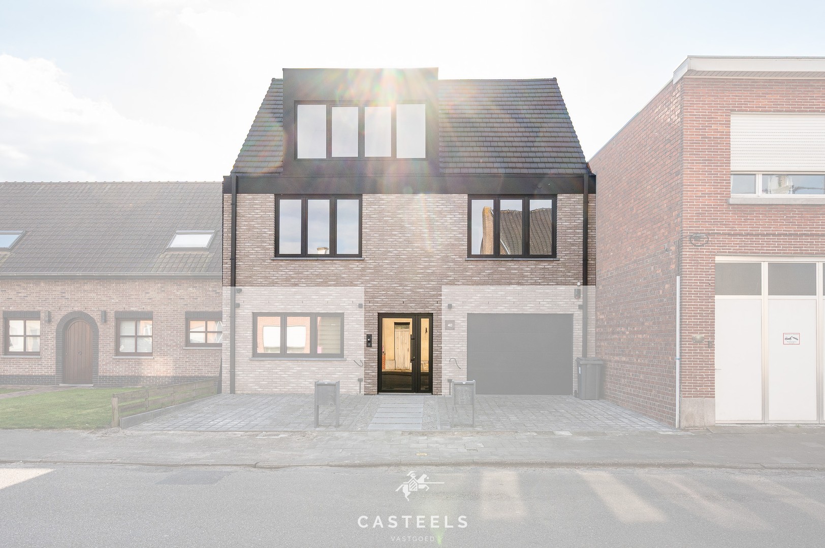 Ruime duplex met zonnig terras te Zelzate te koop - photo 1