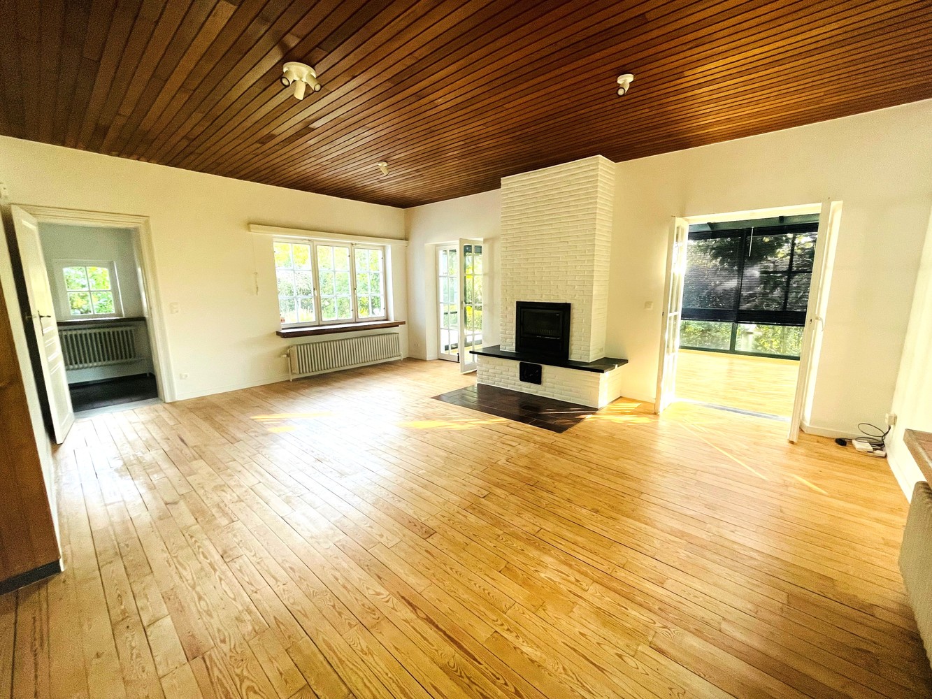 Villa avec jardin ensoleillé dans un quartier calme - photo 4