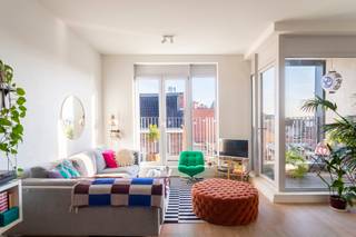 <p><strong>Light and living comfort near Park Spoor Noord</strong></p>
<p>Welcome to this move-in-ready apartment on an upper floor of a recent and excellently maintained building, right next to the vibrant Park Spoor Noord. An unbeatable location for anyone who loves greenery, sports, relaxation and true city life.</p>
<p>As you enter, you are immediately embraced by natural light. The spacious living and dining room, with high ceilings and generous windows, is bathed in sunlight throughout the day while feeling warm and elegant. From the living area, you step onto the cosy enclosed terrace, where you can enjoy a sheltered outdoor moment all year round. Adjacent is the stylish open kitchen with kitchen island, perfectly laid out and equipped with quality appliances. Ideal for a quick bite, a full dinner or drinks with friends.</p>
<p>At the back of the apartment you’ll find two full-size bedrooms, both with direct access to a second terrace. A delightful spot to unwind in the evening or catch the last rays of sunshine.</p>
<p>The bathroom feels sleek and contemporary, featuring a walk-in shower and double sink with storage cabinet. A separate guest toilet and a practical storage room with connections for a washing machine and dryer add extra convenience.</p>
<p>As an additional asset, a car parking space can be purchased for €27.000 and a private bicycle storage area is available.</p>
<p>An ideal opportunity for anyone seeking a modern, energy-efficient and perfectly located apartment in one of Antwerp’s most vibrant neighbourhoods.</p>
<p>Contact LISTED for a visit: +32 3 283 51 51</p>