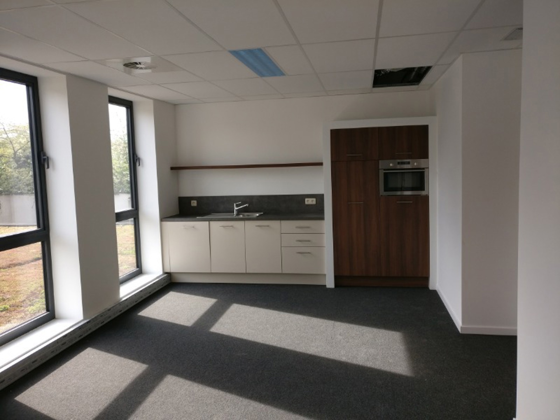 Commercial à louer à Wilrijk - photo 4