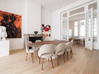 Dans le quartier Molière, bel hôtel de maître datant de 1913 et rénové en 2014, d'une superficie brute de ± 544 m² sis sur un terrain de ± 4 ares...