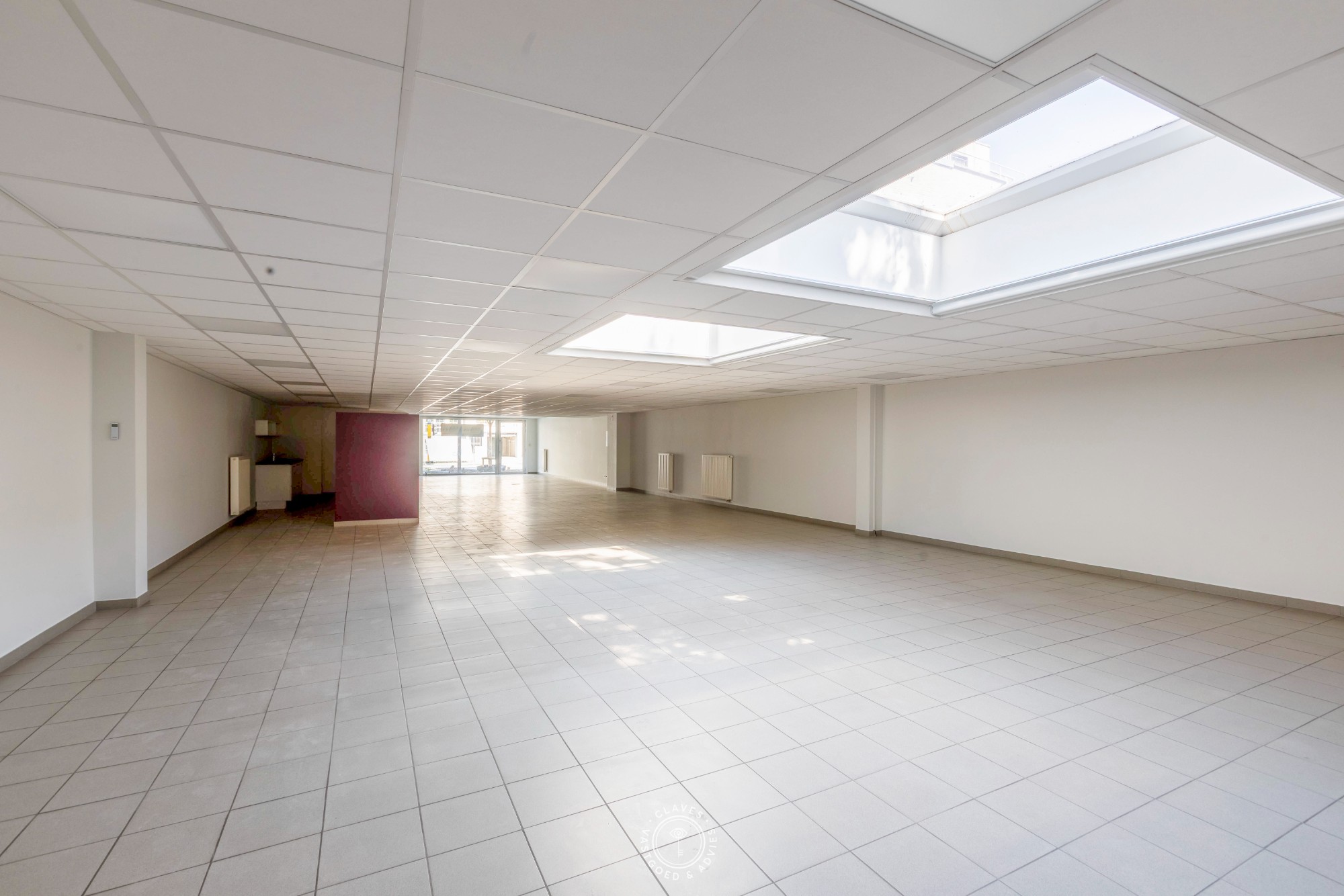 Commercial à louer à Saint-Nicolas - photo 1