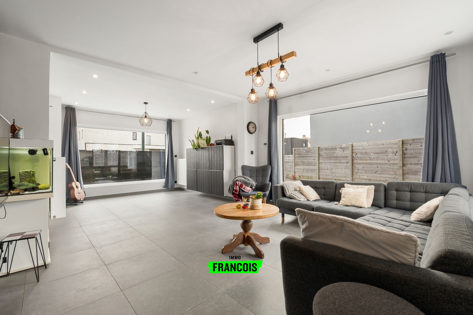 Landelijke eigendom met woning, bijgebouw en ruime schuur te koop in Adegem - foto 5