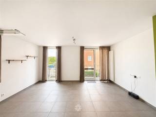 GENT - Sente Clarenhof 13: Ben je op zoek naar een lichtrijk appartement met gezellig balkon en autostaanplaats te huur in Gentbrugge? Dan is dit...