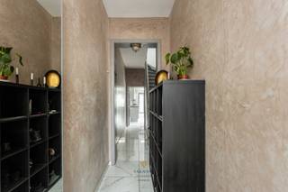 De groeneweg is een mooie locatie aan de rand van de stad in een éénrichtingsstraat. De woning is zeer ruim en ook onmiddellijk instapklaar.Centrale...