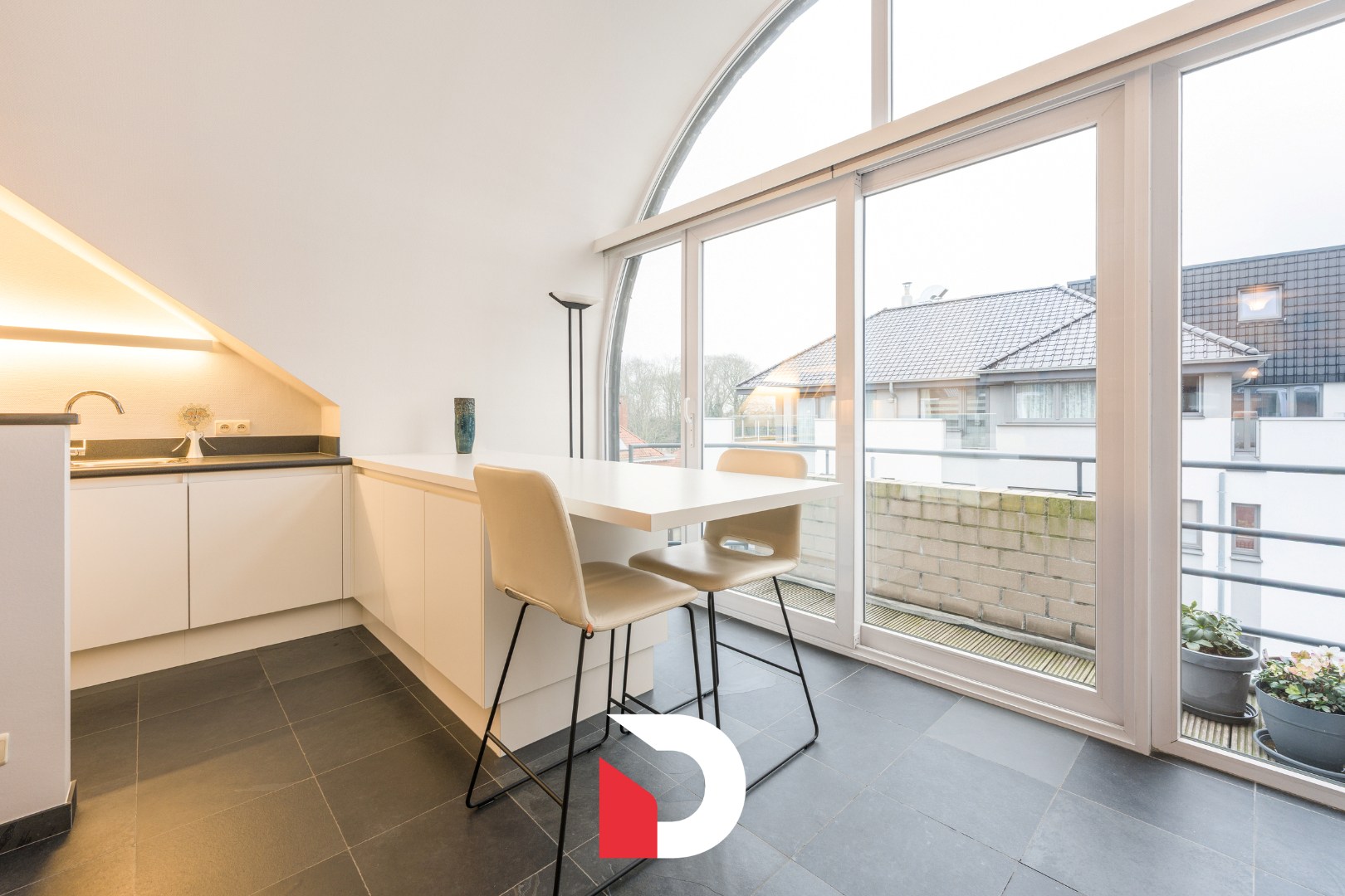 Gezellig dakappartement met 2 tot 3 slk en garagebox te Gistel - foto 3