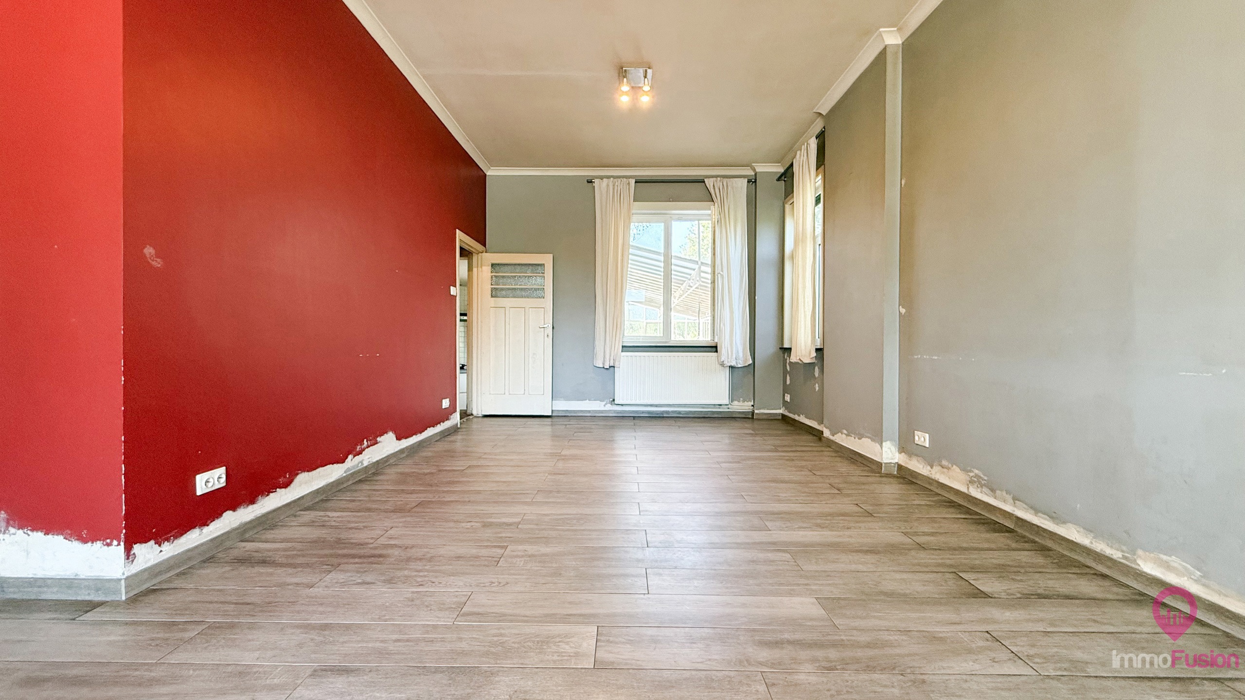 Te renoveren woning met 3 slpkms op ruim perceel van 8a58ca! - foto 5